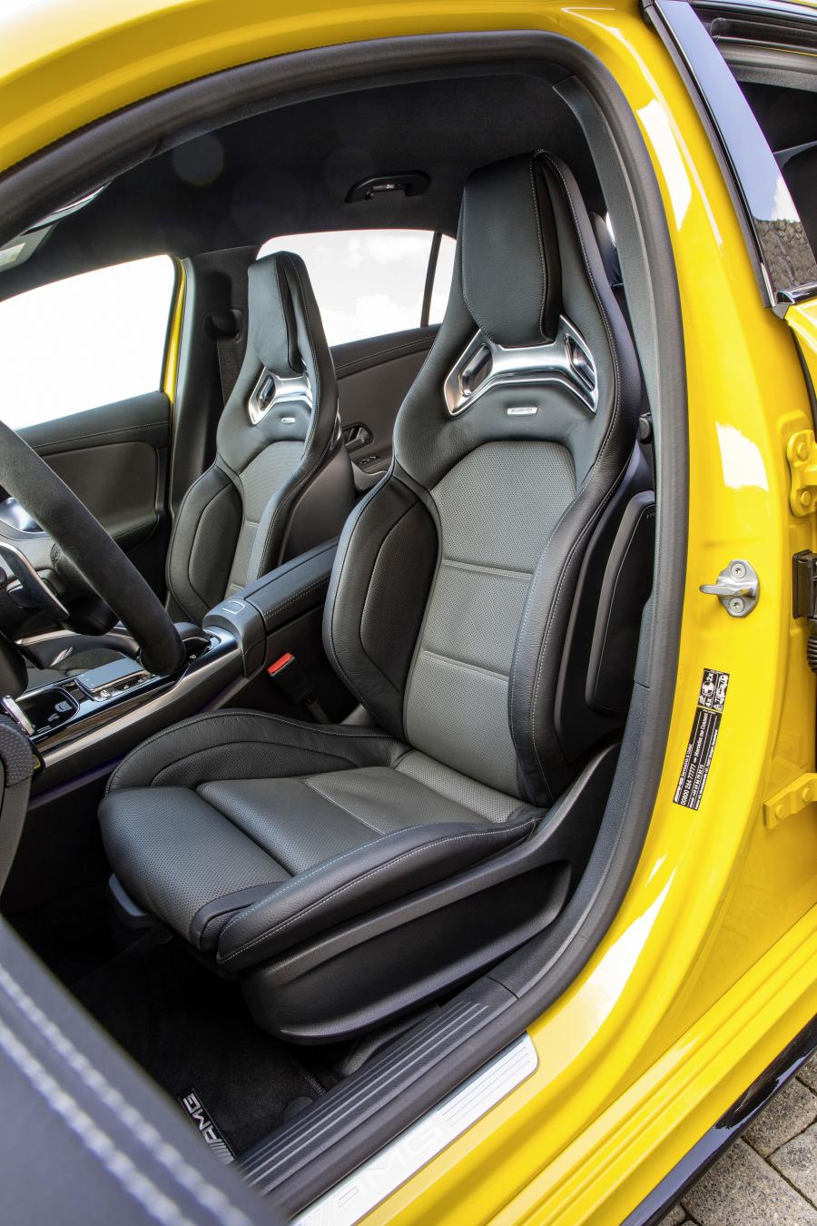 Интерьер Mercedes-AMG A35 4Matic (W177) 2018 года  (WW) (фото 28 из 42)